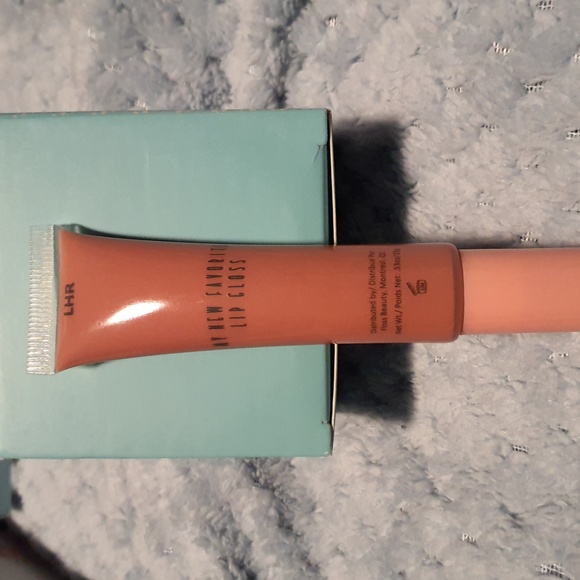 Floss My New Favourite Lip Gloss - LHR - Picture 2 of 2